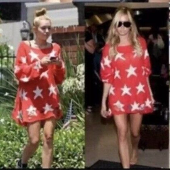 💥HOT ITEM💥Seeing Stars Speckled Distressed Lennon Sweater in Scarlet Red - Picture 2 of 16